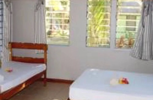 Naisisili Hotel | Safe Landing Eco Lodge