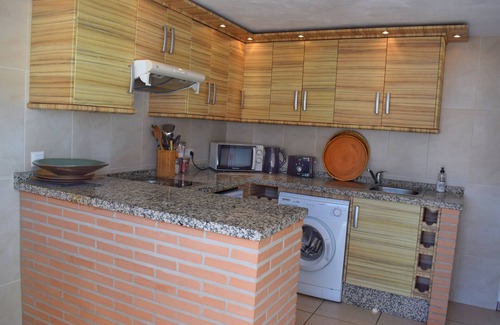 Pruna Apartment | SAFE & SECURE CASA DALI PRIVATE POOL & PATIO AREA.
