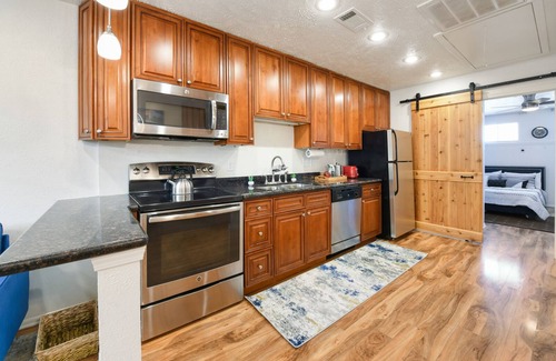 Faubourg Livaudais Condo | Safe, Walkable Uptown Luxury on St. Charles