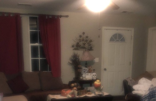 Wentworth House | Safest place in the COUNTY next to Rockingham Highschool room for rent
