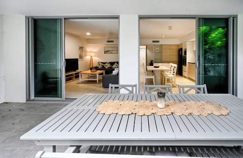 Sunshine Coast Apartment | Saffire Seaside Serenity