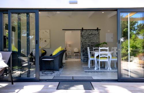 Sandbaai Apartment | SAFFRON COTTAGE