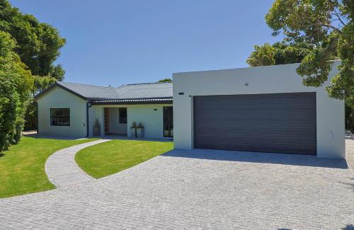 Sandbaai House | Saffron House