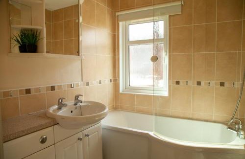 Malton Cabin | Saffron Lodge With Hot Tub