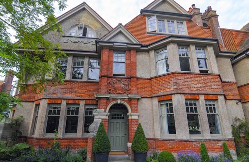 Eastbourne Apartment | Saffrons Apartment, Eastbourne