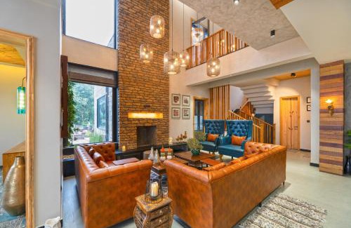 Amritpur Villa | SaffronStays Aruunoday - Villa 4 bhk and 1 room Suite