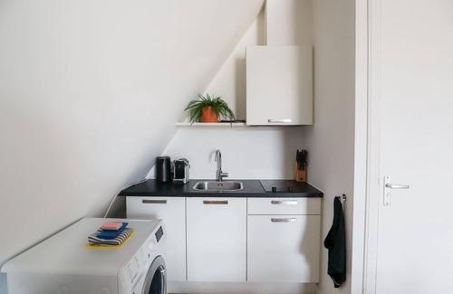 Oude Westen Apartment | Saftliving Summary: D