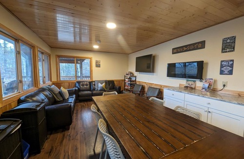 Grand Marais Cabin | Saganaga Lodge Large Family Room #5