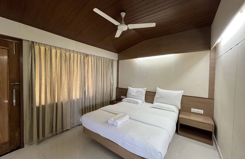 Ladghar Hotel | Sagar Sawali Ladghar