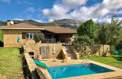 Ganuza House | SagastiEnea Villa con Piscina y Tenis en la Rioja