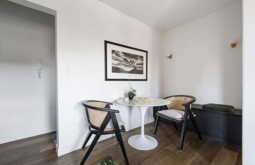 St Kilda West Apartment | Sage Haven - Laidback St Kilda Beach Living