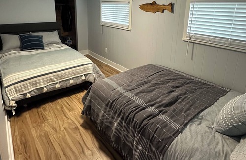 Hale Cottage | Sage Lake Hideaway!! 2 cottages on 2.5 acres! Stunning views and privacy!