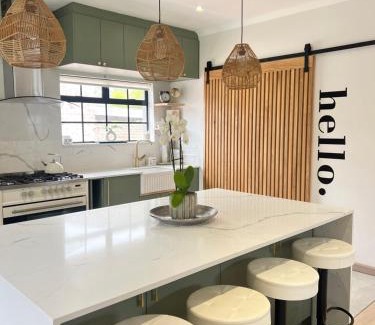 Redhill House | Sage Serenity Retreat