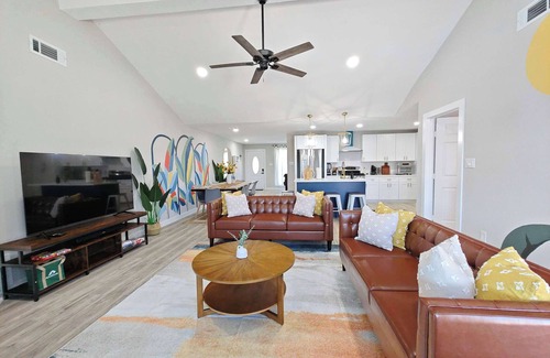 Southbelt/Ellington House | Sageview Cottage – 4 BDR w/Pool, Pet Friendly!