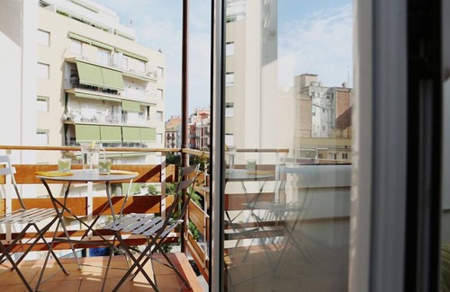 el Camp d'en Grassot i Gracia Nova Apartment | Sagrada Familia apartment. Free Wifi, 3 bedrooms, air conditioning