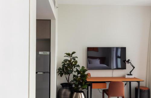 Sharjah Apartment | Sahab - Hermes Leather Home