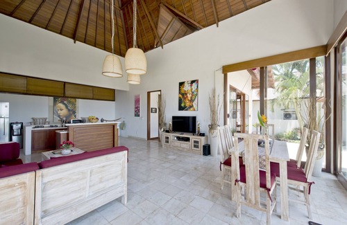 Tegal Mengkeb Villa | Sahaja 6 Private Villa in Real Bali surrounded by rice fields