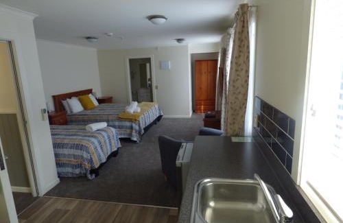 North Dunedin Hotel | Sahara Deluxe Studios