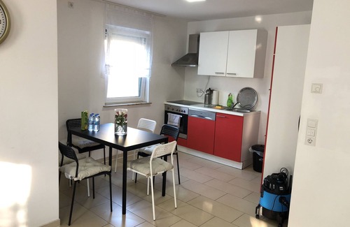 Obermenzing Apartment | Sahara Falcon