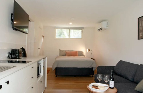Anna Bay Apartment | Sahara Trails 'Studio' - WiFi, Air Conditioning, Horse Riding and much more !