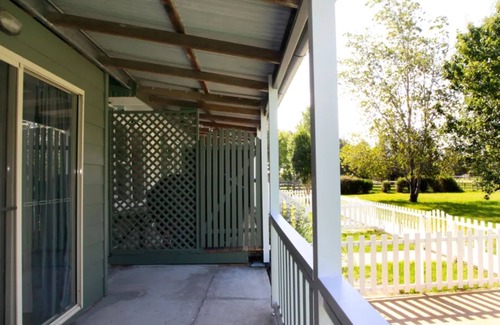 Anna Bay Apartment | Sahara Trails 'Studio' - WiFi, Air Conditioning, Horse Riding and much more !