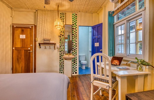 Bocas del Toro Bed & Breakfast | Saigon Bay Bed & Breakfast