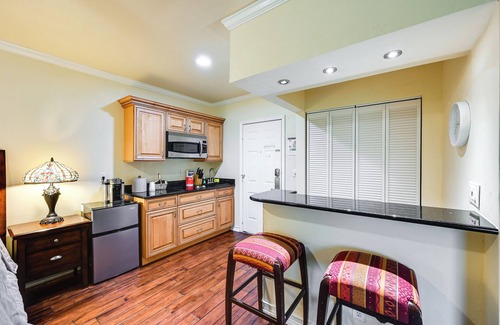 Naples Apartment | Sail, Swim, Explore: Naples Studio Near Everglades