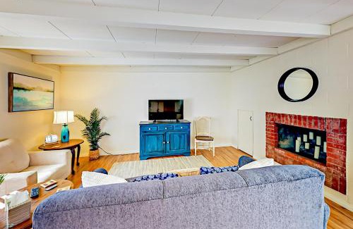 Pierpont Bay House | Sailaway Cabin A