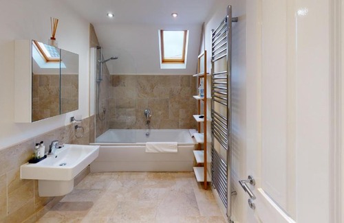 Filey House | Sailaway Cottage at The Bay Filey with resort pool and gym
