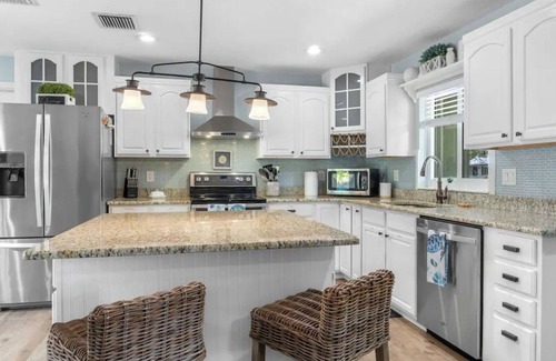 Lakewood Park House | Sailfish Hideaway Private POOL, Game Room, 2 King Beds, Huge Back Yard!