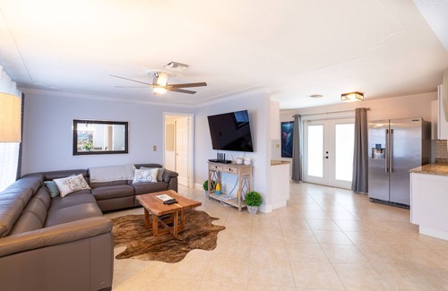 Hunt Club House | Sailfish Paradise – Minutes to Golf & Ocean