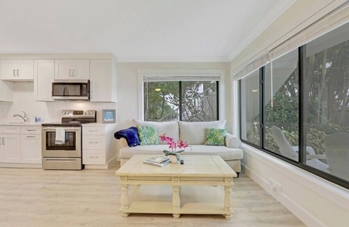 Stuart Apartment | Sailfish Suites 6 - pet friendly, waterfront!