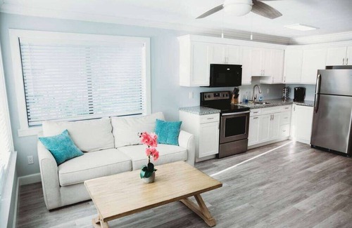Stuart Apartment | Sailfish Suites 7 - Waterfront Lodging