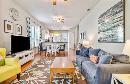 Sailhouse House | Sailhouse home with private beach, fishing pier, covered decks, & shared pool