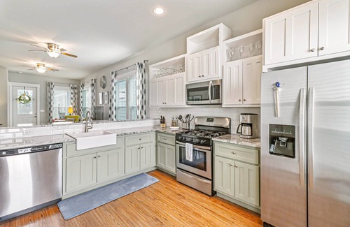 Sailhouse House | Sailhouse home with private beach, fishing pier, covered decks, & shared pool