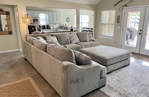 Kingston House | Sailor House - 3bed 2 bath, Sleeps 14, Kayaks included