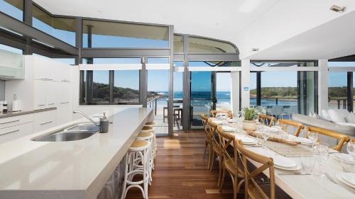 Boat Harbour House | Sails on the Beachfront - Exclusive Seaside Home