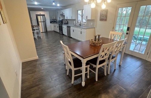 Brookfield House | Saint Catharine Farmhouse
