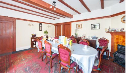 Mapesbury House | Saint Gabriel's Road Guesthouse