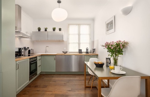 Saint-Thomas-d'Aquin Apartment | Saint-Germain Chic One Bedroom