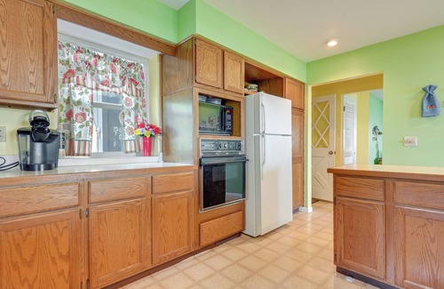 St. Helen Cottage | Saint Helen Lake House w/Private Beach & Fire Pit