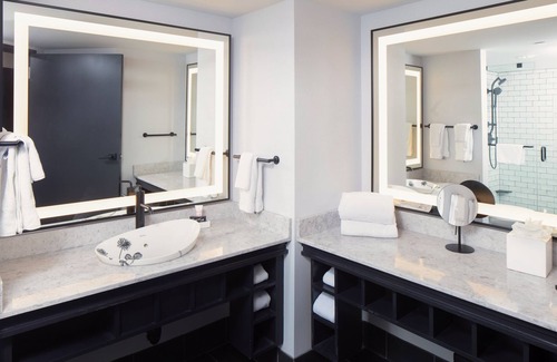 East Town Hotel | Saint Kate - The Arts Hotel