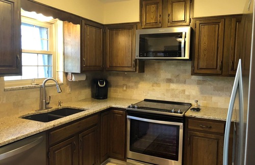 Independence Apartment | ‘Saint LaLa’ a gem, in the Truman Heritage District Independence, MO