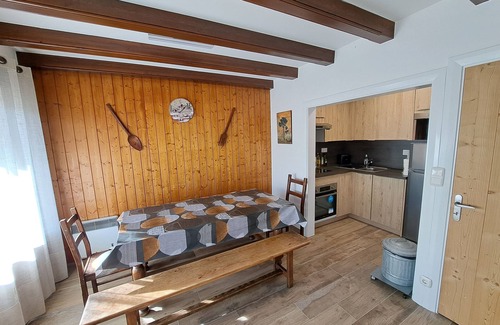Pla d'Adet Apartment | Saint Lary Soulan-Pla D'adet. Renovated 8-bed apartment 30m from slopes.