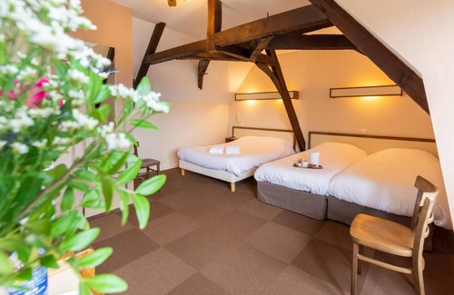 La Suze-sur-Sarthe Hotel | Saint-Louis