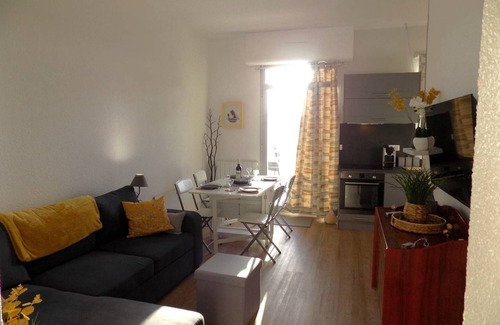 Saint-Palais-sur-Mer Apartment | Saint Palais sur Mer - SUPERB INFINITELY RARE APARTMENT - LE PHALENE