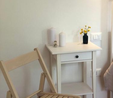 Santo Stefano di Magra House | Saint Roch - camera privata con bagno - vista su giardino - colazione