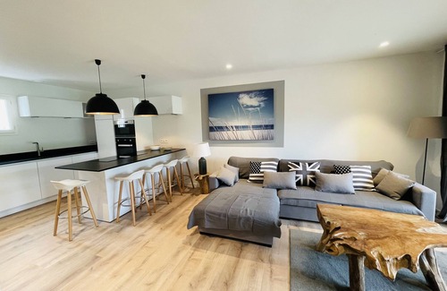 Cote d'Azur- French Riviera House | Saint-Tropez House with garden, 2 bedrooms sleeps 5, beach 50 m.