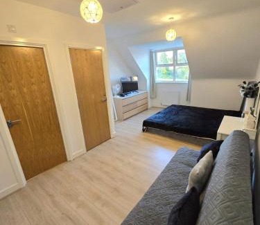 Seacroft House | Saints Homestay - Netflix - WiFi