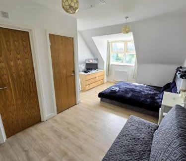 Seacroft House | Saints Homestay - Netflix - WiFi